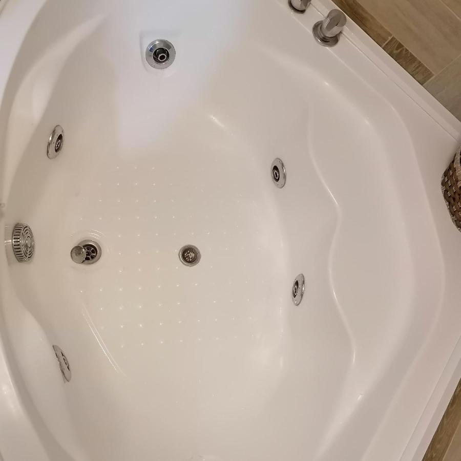 Marina Jacuzzi Apartment Free Parking Novi Sad Exterior foto